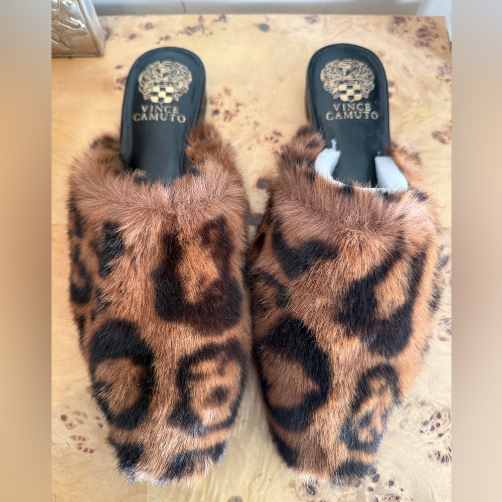 Vince Camuto Samara Slip On Flat Mule - Picture 2 of 4